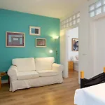 Fira Suites