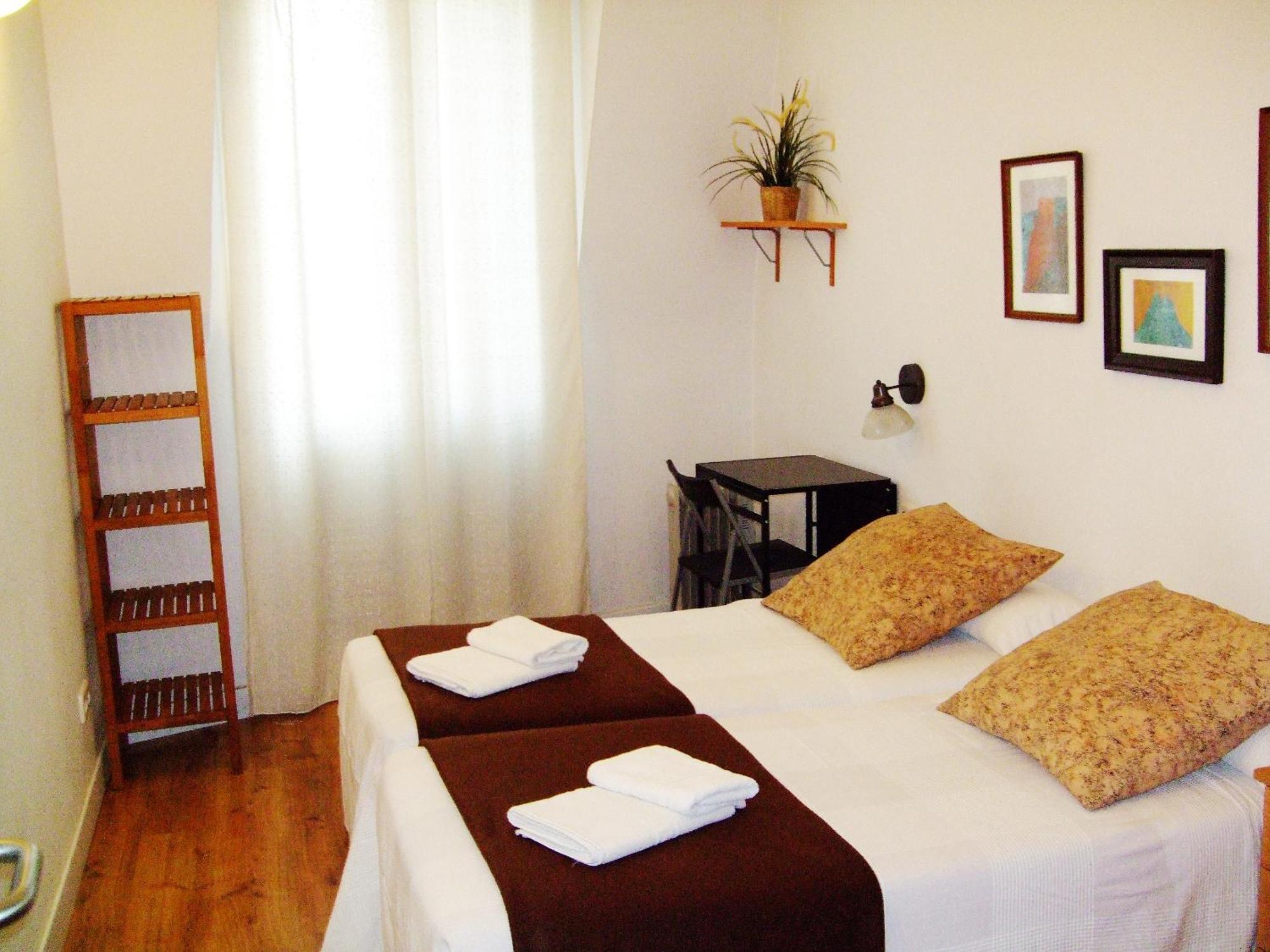 Apartment Fira *